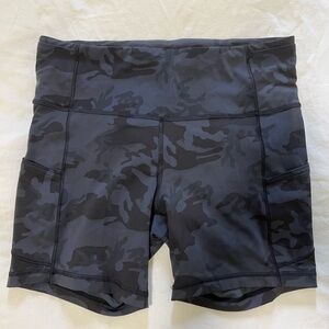 Lululemon black camo shorts - size 8